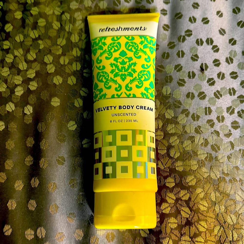 Refreshments Velvety Body Cream